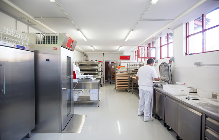 obrador de panaderia amona margarita hondarribia, fuenterrabía
